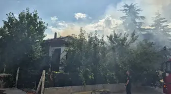 Kırıkkale'de Kömürlük Yangını Ev Çatısına Sıçradı
