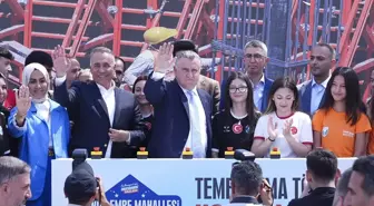 Bakan Bak, Yunus Emre Mahallesi Gençlik ve Spor Merkezi'nin temel atma törenine katıldı