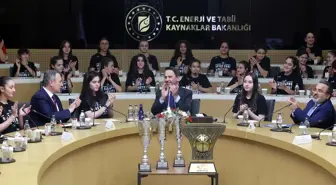 BOTAŞ Spor Kulübü Sporcuları Şampiyonluklarını Enerji Bakanı Bayraktar ile Kutladı