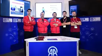 Bakan Kacır ve AA Genel Müdürü Karagöz TEKNOFEST'te Grafik Standını İnceledi