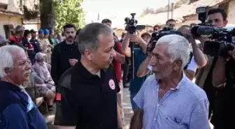 Bakan Yerlikaya, İzmir Ödemiş'te orman yangınından etkilenen mahalleleri ziyaret etti Açıklaması