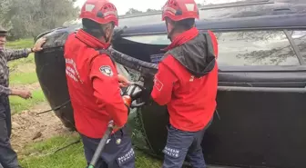 Balıkesir'de Devrilen Otomobilin Sürücüsü Yaralandı
