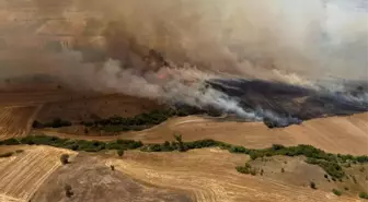 Balıkesir'in Kepsut İlçesinde Tarım Arazisinde Yangın