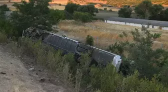 Balıkesir'de Yolcu Otobüsü Şarampole Devrildi: 27 Yaralı