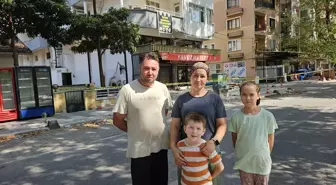 Sındırgı'da 6,1 Büyüklüğündeki Depremde Esnaf Ailesiyle Beraber Yaşadığı Korkuyu Anlattı