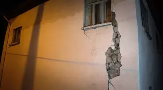 Balıkesir Sındırgı'da 6,1 Büyüklüğünde Deprem: Vatandaşlar O Anları Anlattı