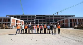 Balıkesir Valisi Ustaoğlu, Edremit'teki Yeni Devlet Hastanesi İnşaatını İnceledi