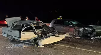 Bartın'da Trafik Kazası: 1'i Çocuk 4 Yaralı