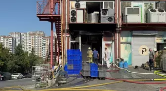 Başakşehir'de Süt İmalathanesinde Yangın Çıktı