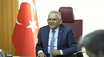 Başkan Büyükkılıç, İlçe Belediye Başkanlarıyla Toplantı Gerçekleştirdi
