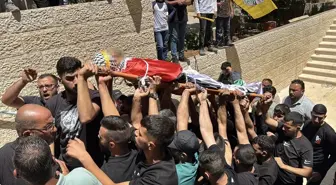 Batı Şeria'da İsrailli Saldırganlar 3 Filistinliyi Öldürdü, Cenaze Töreni Düzenlendi