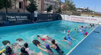 Sason'da 350 Çocuk Portatif Havuzda Yüzme Eğitimi Aldı