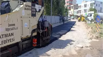 Batman'da Altyapı Çalışmalarının Ardından Yol Asfaltlama Çalışması Yapıldı
