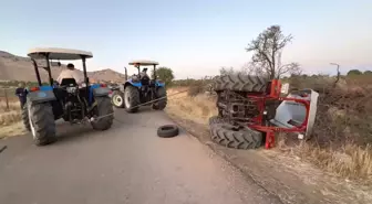 Gercüş'te Devrilen Traktör, Köylülerin Yardımıyla Kurtarıldı