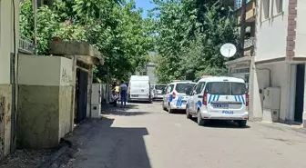 Batman'da Aile İçinde Bıçaklı Kavga: Zanlı Cami Tuvaletinde Yakalandı