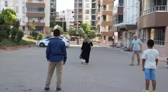 Batman'da Komşu İki Aile Koruyucu Aile Oldu