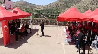 Batman Üniversitesi Öğrencilerinden Kozlu Köyünde Türk Halk Müziği Konseri