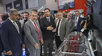 Mustafa Destici, IDEF 2025 Savunma Sanayii Fuarı'nı Ziyaret Etti