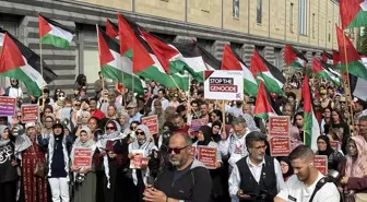 Berlin'de Filistin Destekçileri Gazze'deki Açlık Krizine Dikkat Çekti
