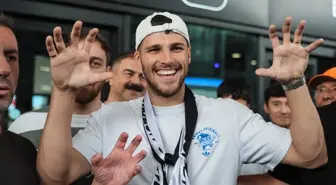 Beşiktaş, Çek Savunma Oyuncusu David Jurasek'i İstanbul'da Karşıladı