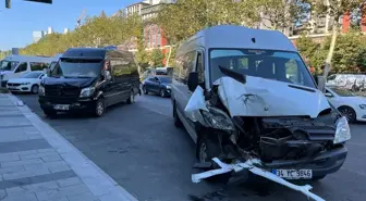 Beyoğlu'nda Zincirleme Trafik Kazası: 8 Yaralı