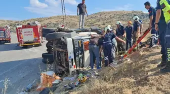 Beypazarı'nda Kamyon Devriği: 1 Yaralı