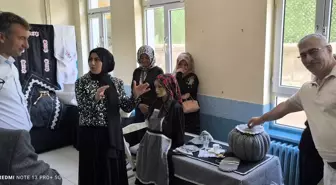 Beyşehir'de Yıl Sonu Sergisi ve Gazze'ye Yardım Kermesi Düzenlendi