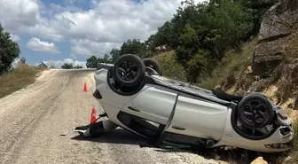 Bilecik'te Otomobil Devrildi: 2 Yaralı