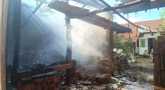 Pazaryeri'nde Samanlık Yangını Kısa Sürede Söndürüldü