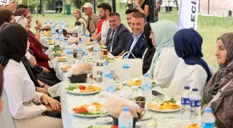 Vali Sözer, Bayramda Üniversite Öğrencileriyle Buluştu