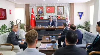 Bilecik Valisi Faik Oktay Sözer Gençlik ve Spor İl Müdürlüğünü Ziyaret Etti