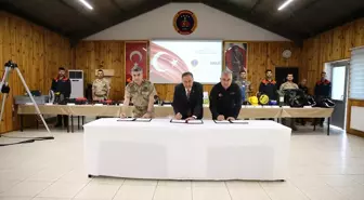 Bingöl'de Jandarma'ya Afet Ekipmanları Teslim Edildi
