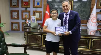 Bingöl Valisi, LGS'de 500 Tam Puan Alan Öğrenciyi Ağırladı