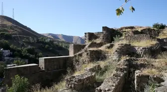 Bitlis Kalesi'nde 29 Santimetre Uzunluğunda Demir Anahtar Bulundu