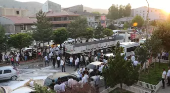 Freni Boşalan Maden Yüklü TIR 11 Araca Çarptı
