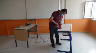 Tatvan'da Öğretmenlerden Okul İçin Gönüllü Yenileme Çalışması