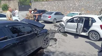 Bitlis'te Trafik Kazaları: 19 Yaralı