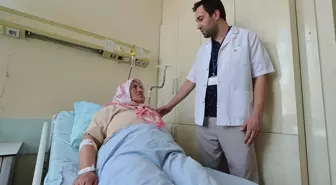 Hakkari'de İlk Kapalı Ameliyatla Kanserli Tümör Alındı