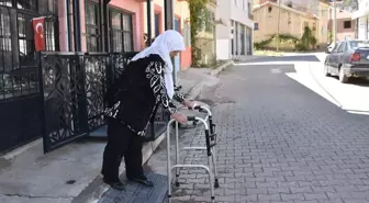 Sevgiyle Kurulan Asansör: 67 Yaşındaki Kadın Eşinin Yaptırdığı Asansörle Rahatça Evine Girebiliyor