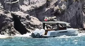 Bodrum'da Arızalanan Teknedeki 3 Kişi Kurtarıldı