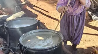 Göynük Köylüleri Geleneksel Yöntemlerle Pekmez Üretiyor