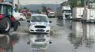 Bolu'da Sağanak ve Fırtına: Su Baskınları ve Devrilen Ağaçlar