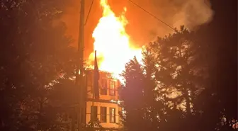 Mudurnu'daki Tarihi Konağında Yangın Çıktı