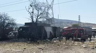 İzmir Bornova'da Yangın: Konteynerden Kamyona Sıçradı