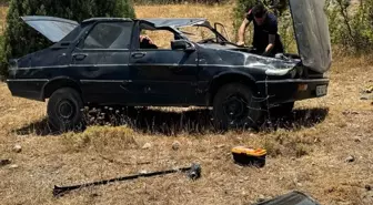 Boyabat'ta Otomobil Devrildi, İki Kişi Yaralandı