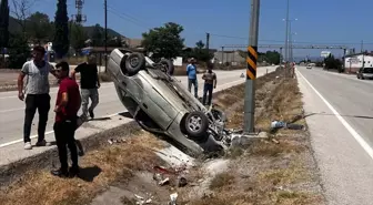 Sinop'ta Otomobil Devrildi, Sürücü Yaralandı