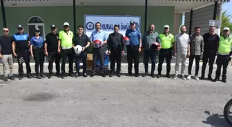 Mersin'de Motosiklet Sürücülerine Kask Dağıtıldı