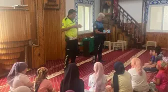 Bozyazı'da polis ekipleri Kur'an kursu öğrencilerine trafik kurallarını anlattı