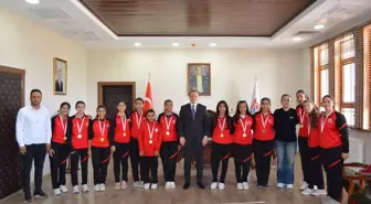 Bulanık Kaymakamı Sporcuları Kabul Etti