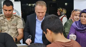 Muş'ta Cuma Namazı Çıkışında Aşure İkramı